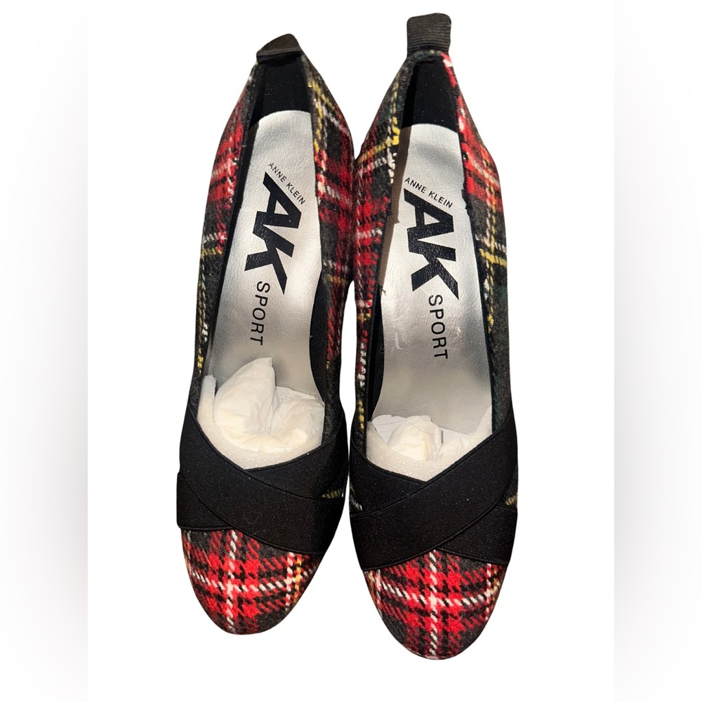 Anne Klein Women's Plaid heals - new 6 1/2